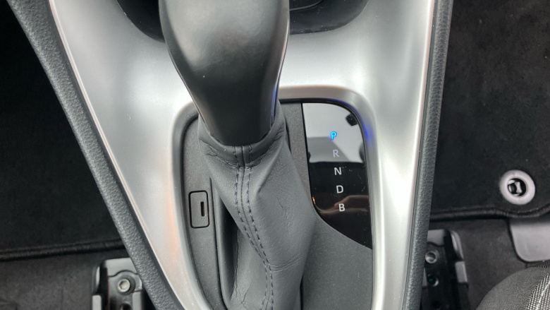 Toyota Yaris 1.5 Hybrid Design 5dr CVT Hybrid Hatchback